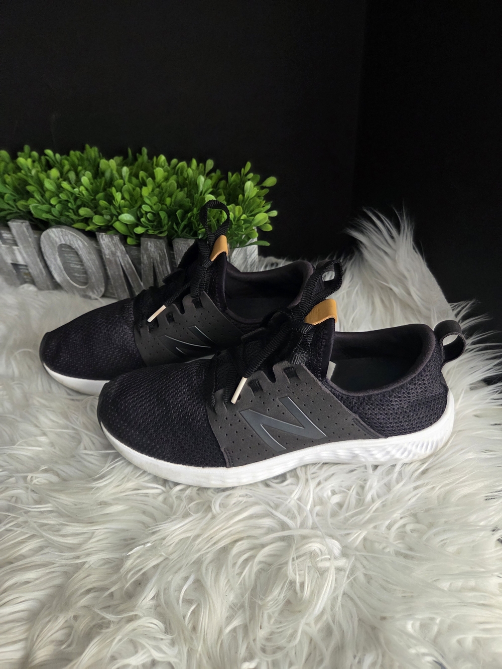 New Balance Fresh Foam Women Black Athletic Sneakers. Size 9.5